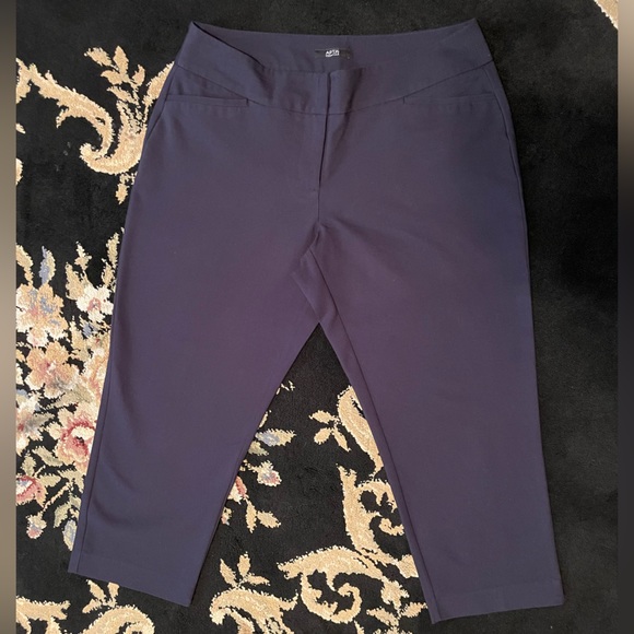 Apt. 9 Navy Capri Trouser Pants - Picture 1 of 3